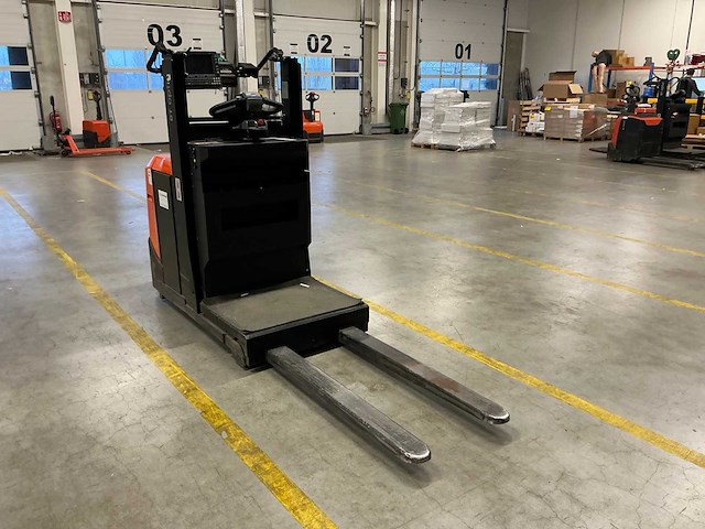 2023 toyota ose100w man-up truck - afbeelding 13 van  18