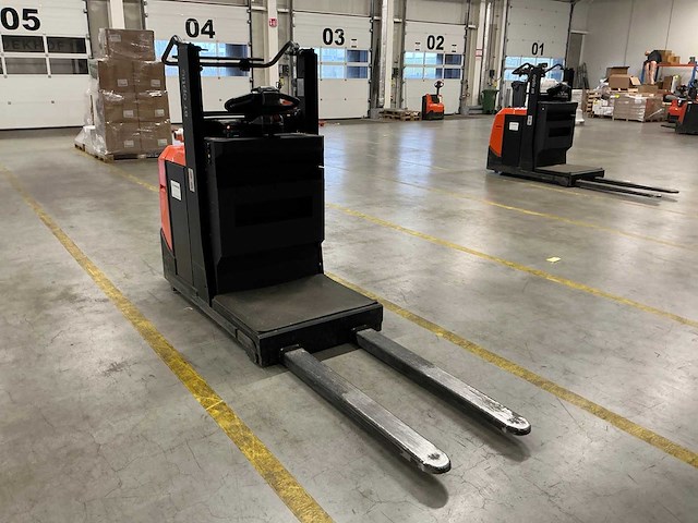 2023 toyota ose100w man-up truck - afbeelding 11 van  16