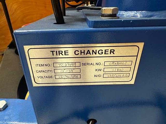 2023 tyreon tc28ah heavy-duty bandendemonteermachine met 2 hulparmen - afbeelding 4 van  12