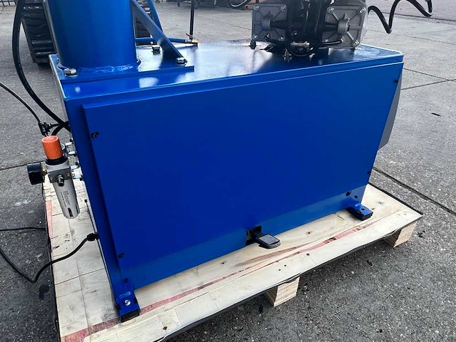 2023 tyreon tc28ah heavy-duty bandendemonteermachine met 2 hulparmen - afbeelding 10 van  12