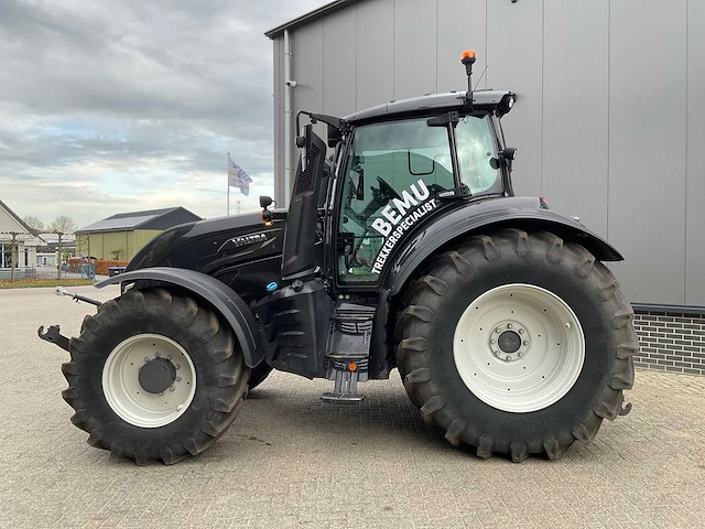 2023 valtra t175e active vierwielaangedreven landbouwtractor - afbeelding 19 van  19