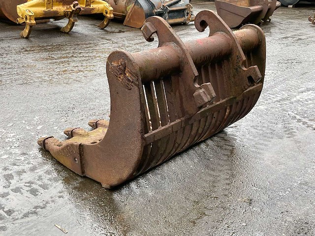 2023 verachtert skeleton bucket - afbeelding 2 van  2