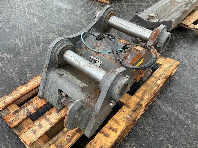 2023 volvo se-631 hydraulische snelwissel - afbeelding 4 van  9