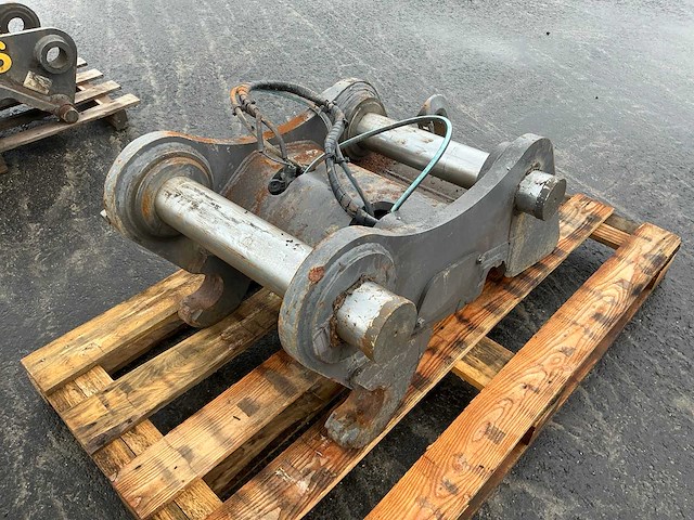 2023 volvo se-631 hydraulische snelwissel - afbeelding 4 van  9