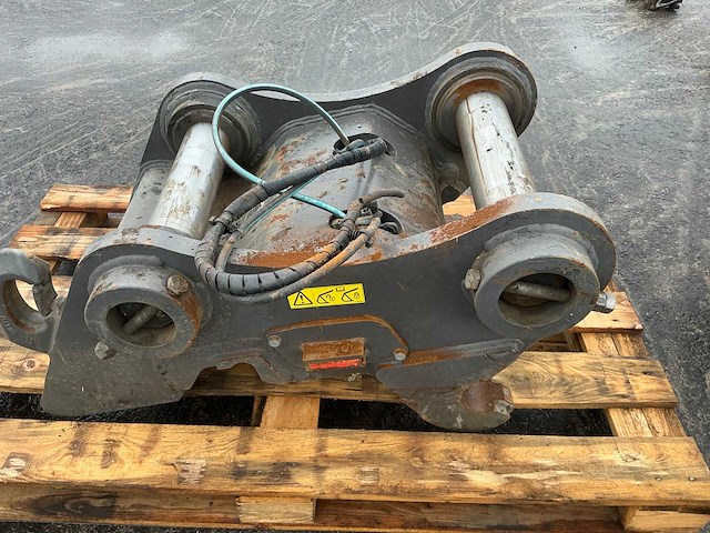 2023 volvo se-631 hydraulische snelwissel - afbeelding 9 van  9