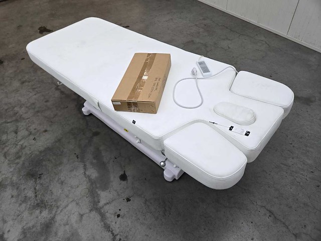 2023 weelko jldq-19m massagetafel - afbeelding 1 van  10
