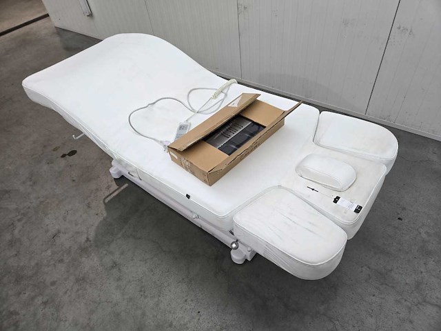 2023 weelko jldq-19m massagetafel - afbeelding 1 van  10