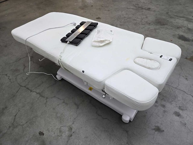 2023 weelko jldq-19m massagetafel - afbeelding 1 van  9