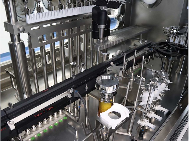 2024 - syntegon - high speed vial filling and capping line - afbeelding 11 van  43