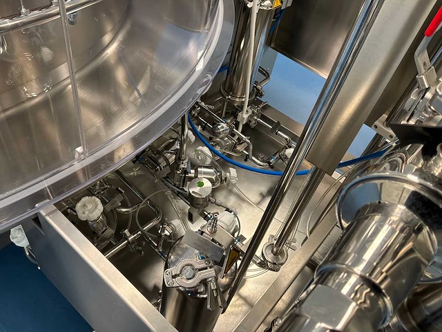 2024 - syntegon - high speed vial filling and capping line - afbeelding 29 van  43