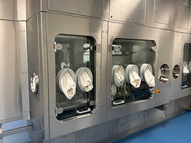2024 - syntegon - high speed vial filling and capping line - afbeelding 15 van  88