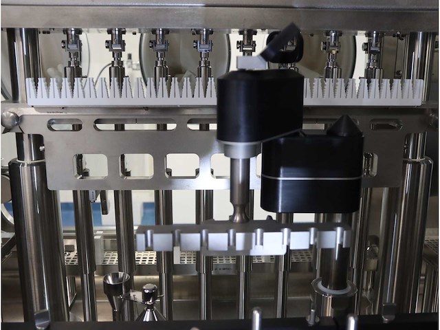 2024 - syntegon - high speed vial filling and capping line - afbeelding 24 van  88