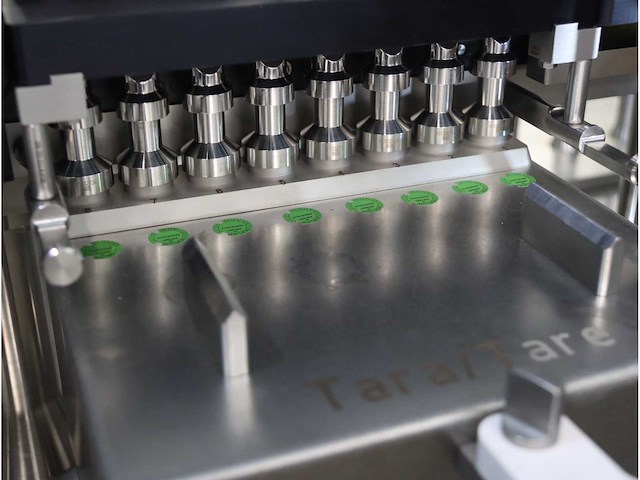 2024 - syntegon - high speed vial filling and capping line - afbeelding 25 van  88