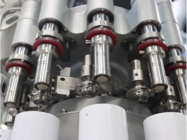 2024 - syntegon - high speed vial filling and capping line - afbeelding 39 van  88