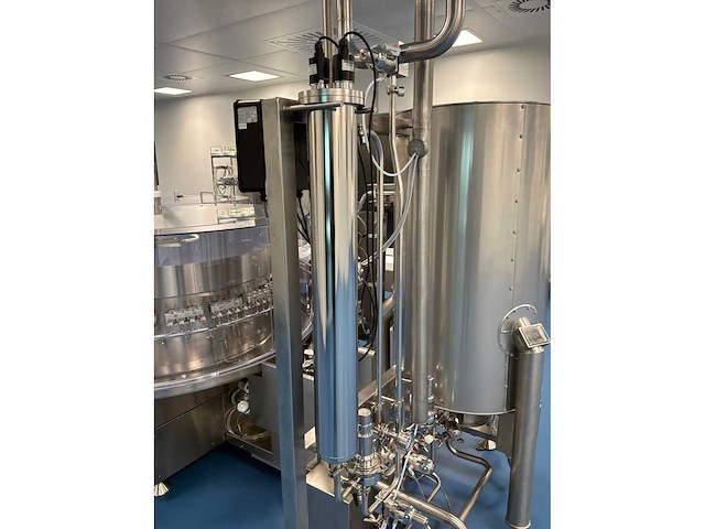2024 - syntegon - high speed vial filling and capping line - afbeelding 65 van  88