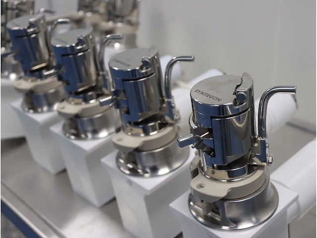 2024 - syntegon - high speed vial filling and capping line - afbeelding 69 van  88
