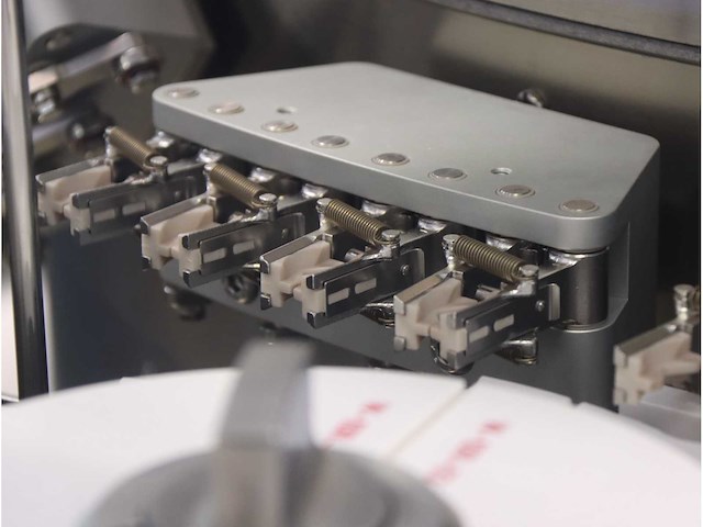 2024 - syntegon - high speed vial filling and capping line - afbeelding 66 van  88