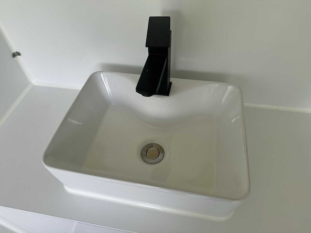 2024 2 pers. 3966x2000x2784 sanitairunit - afbeelding 5 van  20