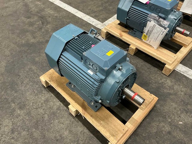2024 abb m3bp 180mla 2 elektromotor - afbeelding 3 van  5
