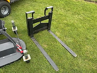 2024 agt industrial hr230 mini shovel - afbeelding 1 van  12