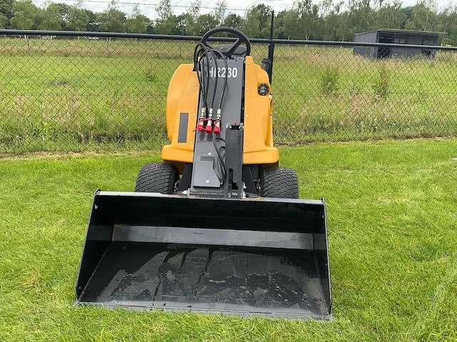2024 agt industrial hr230 mini shovel - afbeelding 9 van  14