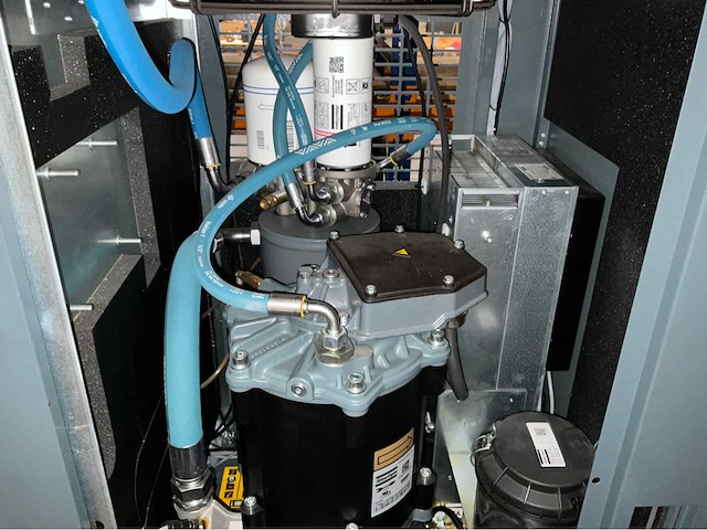 2024 atlas copco ga11vsds ff schroefcompressor met ingebouwde luchtdroger - afbeelding 14 van  17