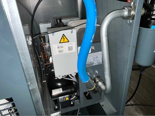 2024 atlas copco ga11vsds ff schroefcompressor met ingebouwde luchtdroger - afbeelding 15 van  16