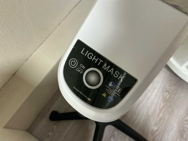 2024 body sculpting sanislim chrome light face mask / lichttherapie - afbeelding 4 van  12