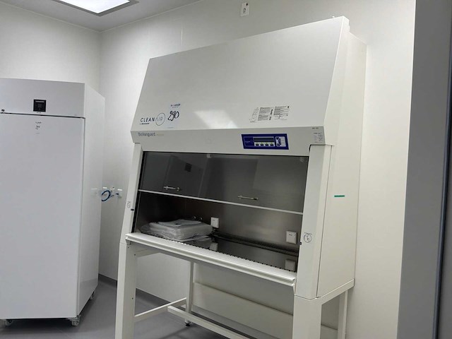 2024 clean air door baker biovanguard 5 laminaire stroomkast - afbeelding 2 van  5