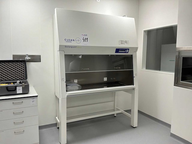 2024 clean air door baker biovanguard 5 laminaire stroomkast - afbeelding 1 van  7