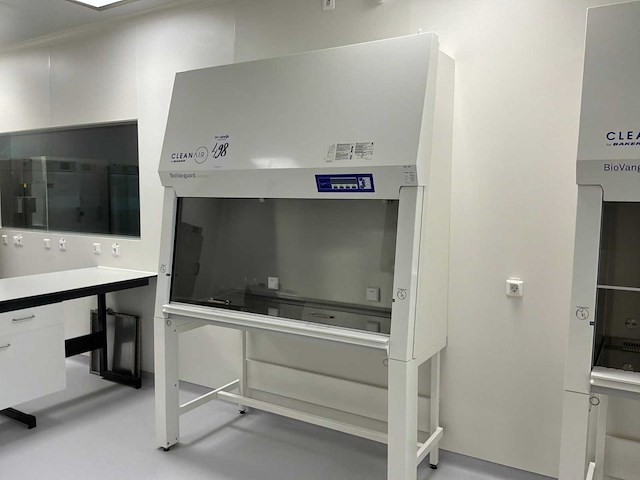 2024 clean air door baker biovanguard 5 laminaire stroomkast - afbeelding 2 van  7