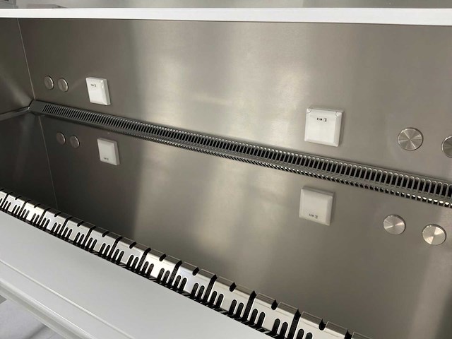 2024 clean air door baker biovanguard 5 laminaire stroomkast - afbeelding 4 van  7