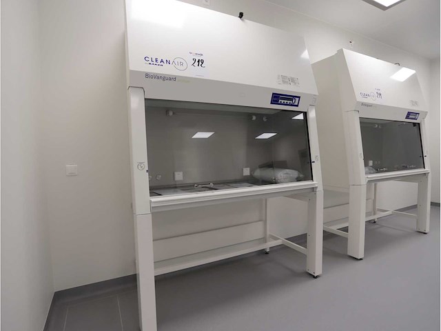 2024 clean air door baker biovanguard 5 laminaire stroomkast - afbeelding 1 van  6