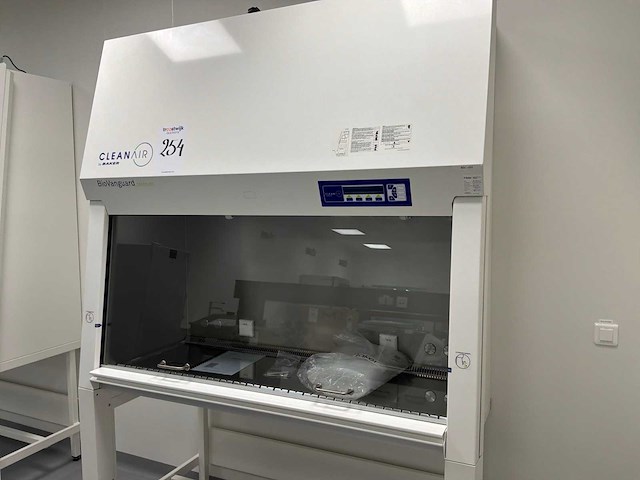 2024 clean air door baker biovanguard 5 laminaire stroomkast - afbeelding 2 van  7