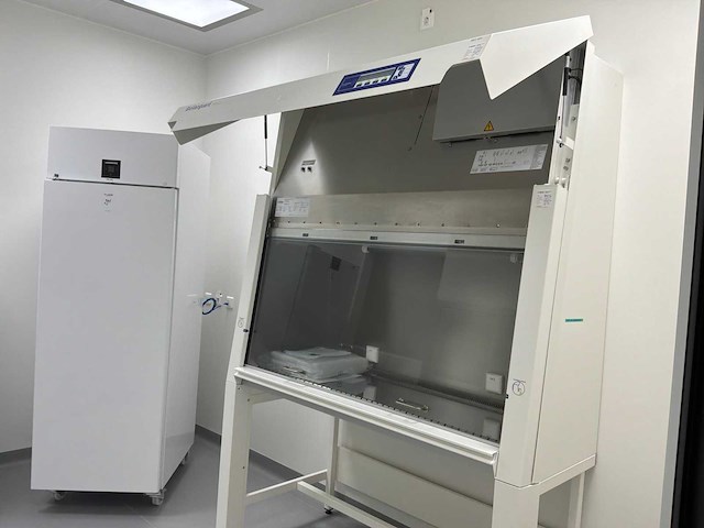 2024 clean air door baker biovanguard 5 laminaire stroomkast - afbeelding 2 van  7