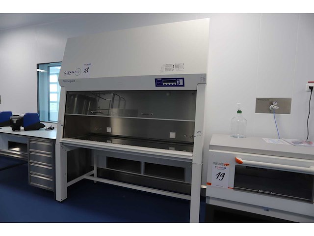 2024 clean air door baker biovanguard 6 laminaire flow cabinet - afbeelding 1 van  8