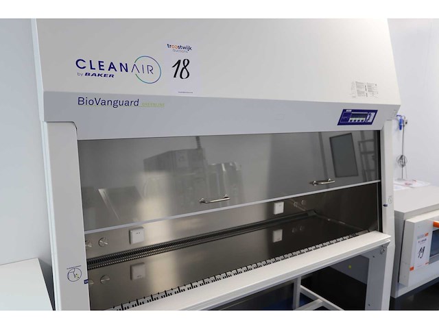 2024 clean air door baker biovanguard 6 laminaire flow cabinet - afbeelding 4 van  8