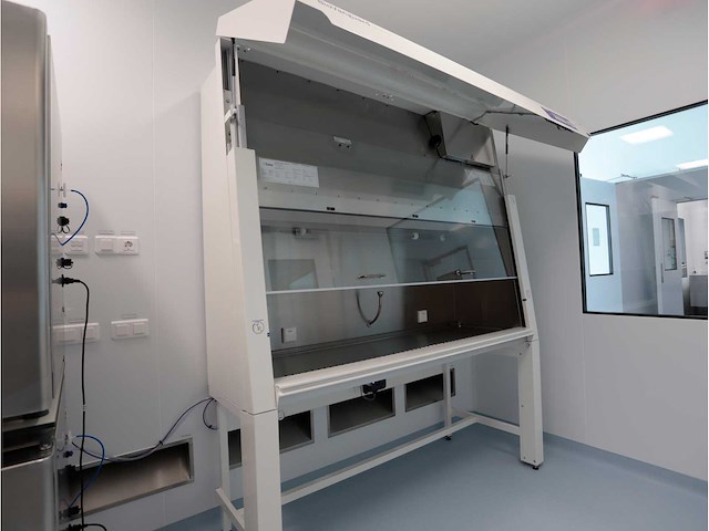 2024 clean air door baker biovanguard 6 laminaire flow cabinet - afbeelding 3 van  7