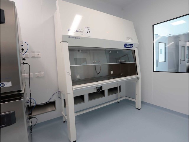 2024 clean air door baker biovanguard 6 laminaire flow cabinet - afbeelding 1 van  7