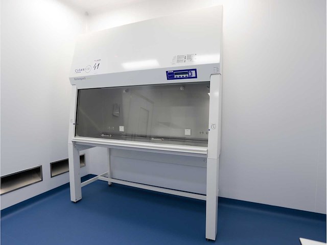 2024 clean air door baker biovanguard 6 laminaire flow cabinet - afbeelding 2 van  6