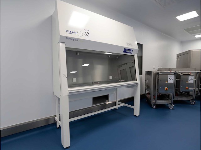 2024 clean air door baker biovanguard 6 laminaire flow cabinet - afbeelding 1 van  6