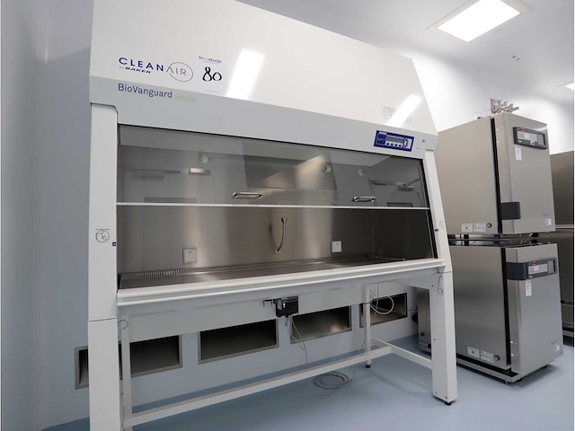 2024 clean air door baker biovanguard 6 laminaire flow cabinet - afbeelding 1 van  7