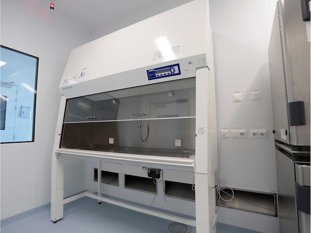 2024 clean air door baker biovanguard 6 laminaire flow cabinet - afbeelding 2 van  7