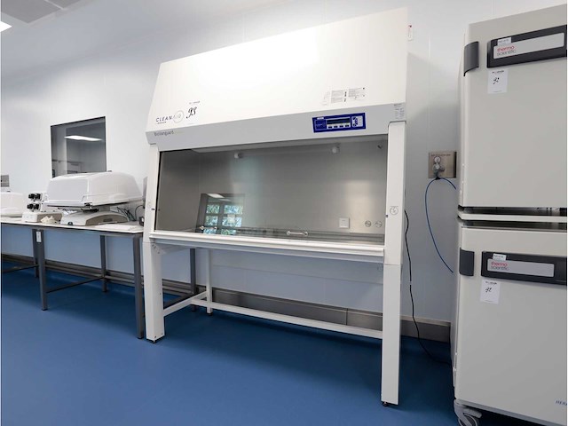 2024 clean air door baker biovanguard 6 laminaire flow cabinet - afbeelding 2 van  7