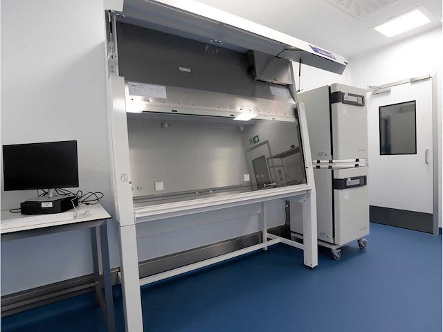 2024 clean air door baker biovanguard 6 laminaire flow cabinet - afbeelding 3 van  7