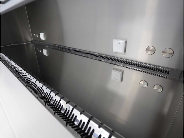 2024 clean air door baker biovanguard 6 laminaire flow cabinet - afbeelding 5 van  7