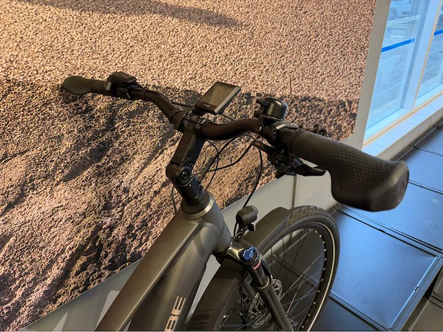 2024 cube touring hybrid pro 625 elektrische damesfiets - 54cm - afbeelding 11 van  18