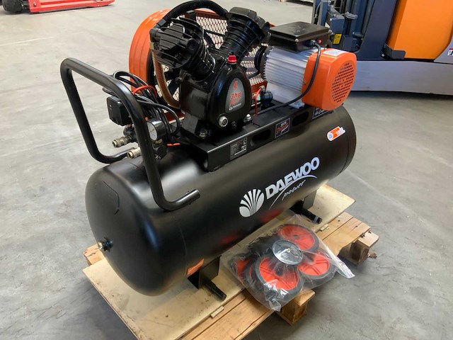 2024 daewoo daax100l luchtcompressor 100l - afbeelding 2 van  8