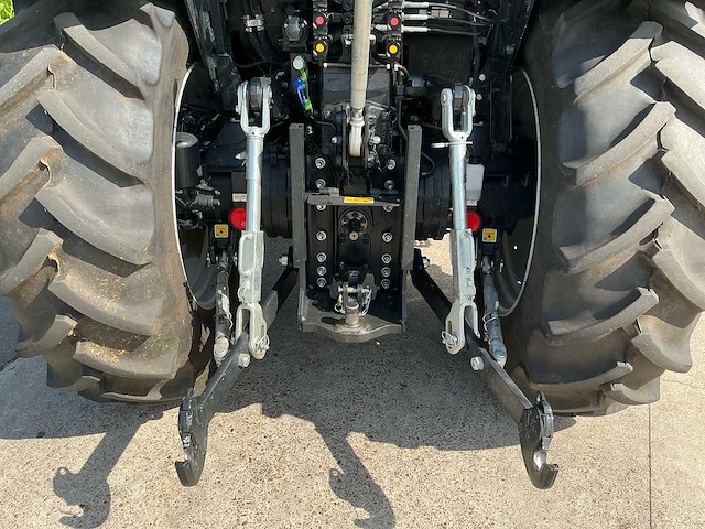 2024 deutz-fahr 5115 vierwielaangedreven landbouwtractor - afbeelding 17 van  45