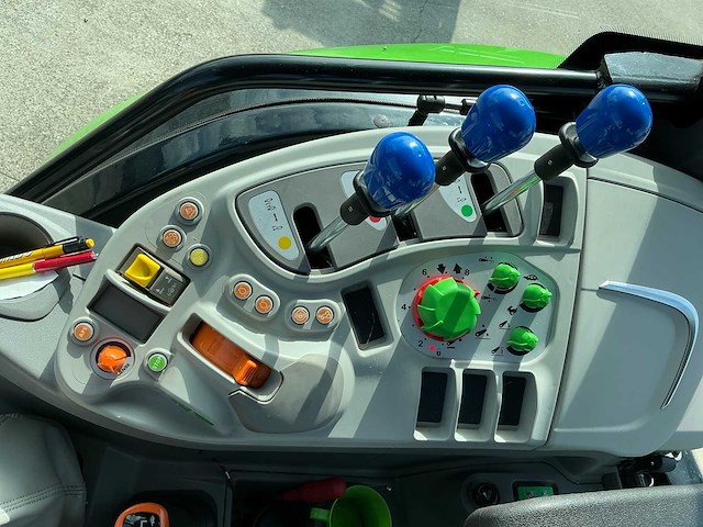 2024 deutz-fahr 5115 vierwielaangedreven landbouwtractor - afbeelding 33 van  45
